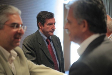 Με τον δήμαρχο Αθηναίων, Γ. Καμίνη( κέντρο), και τον ευρωβουλευτή του ΠΑΣΟΚ, Σπ. Δανέλλη, σε εκδήλωση για τον ρατσισμό -Νοέμβριος 2013