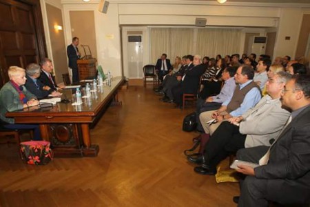Στην εκδήλωση για τα δύο χρόνια από τον θάνατο του Αντώνη Καρρά, ενός από τους πιο έντιμους αγωνιστές του δημοκρατικού σοσιαλιστικού κινήματος (Δικηγορικός Σύλλογος Αθηνών, 22/10/15)