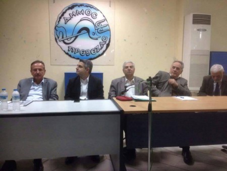 Ομιλητής σε ανοιχτή εκδήλωση της Δημοκρατικής Συμπαράταξης στην Πρέβεζα, ως εκπρόσωπος του ΚΙΝΗΜΑΤΟΣ Δημοκρατών Σοσιαλιστών, μαζί με Οδ. Κωνσταντινόπουλο βουλευτή ΠΑΣΟΚ, Ν. Τσούκαλη-πρώην βουλευτή ΔΗΜΑΡ, Γ. Σιντόρη-Κινήσεις Πολιτών, 15/3/17